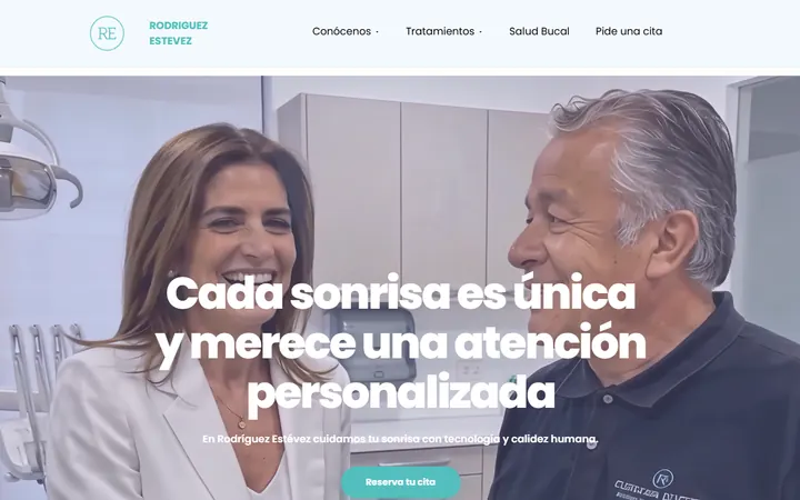 Portada de rodriguezestevez.es en escritorio, con el botón de reserva de cita.